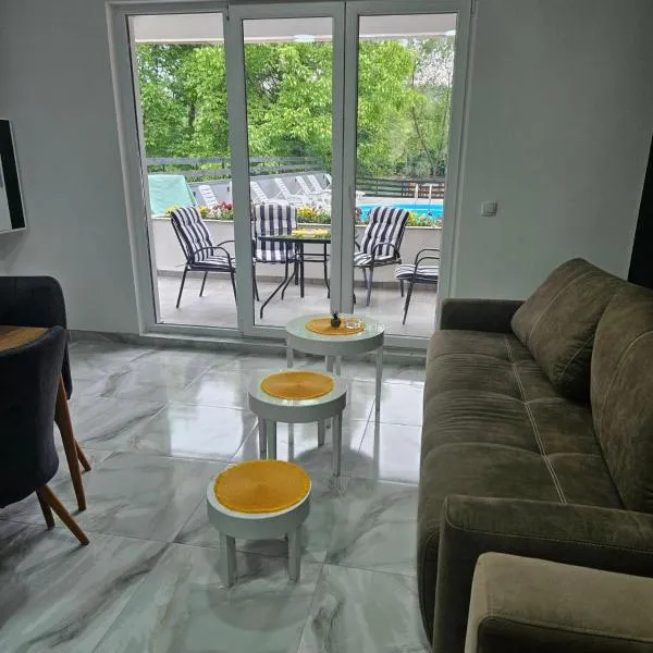 Drinski Zamak, hotel v destinaci Vrhpolje