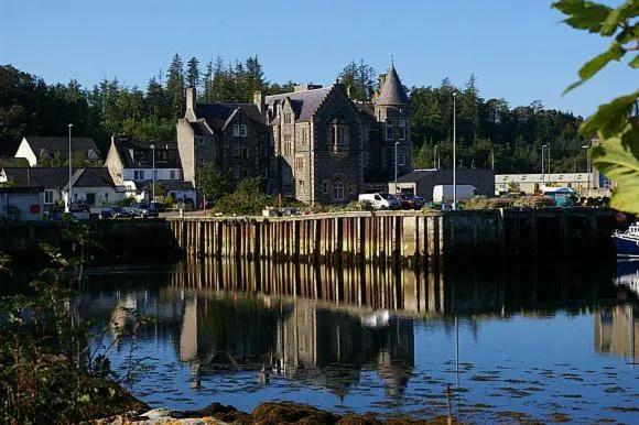 6 Wheelhouse Apartments, hotel in Lairg