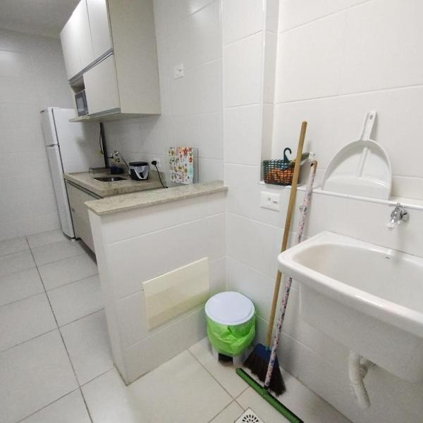 Apartamento na Praia da Guilhermina com Ar Condicionado, Estacionamento Gratuito e WiFi - Foto 3
