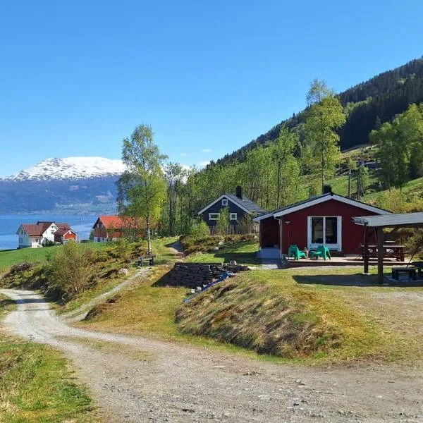 Nordfjordcabins Utvik、サンダネのホテル