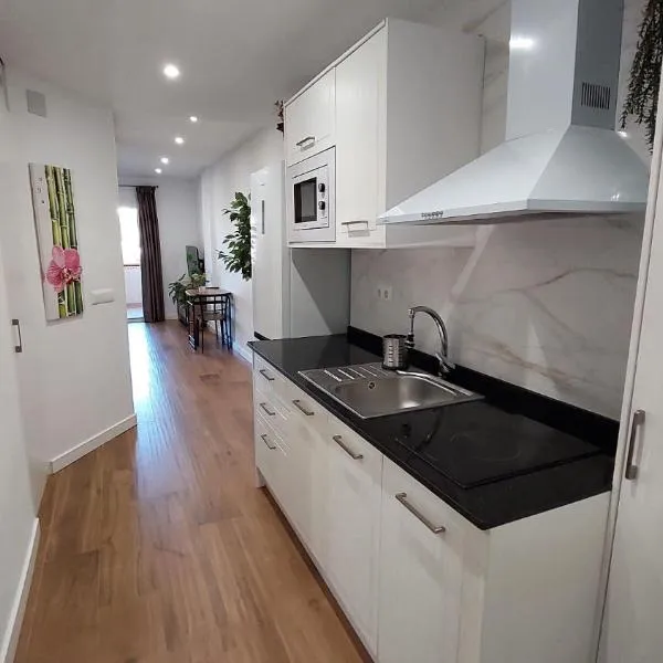 benalbeach r&r suite、Benalmadena Costaのホテル