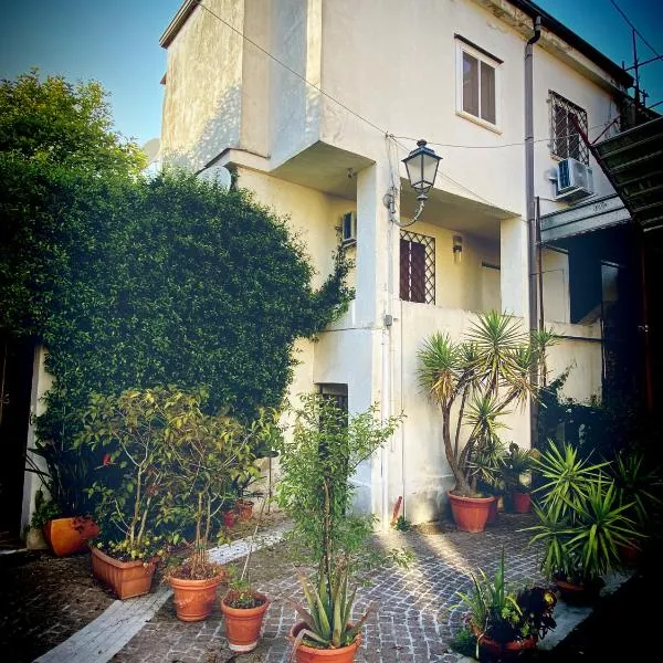 A due passi dall Arco, khách sạn ở Benevento