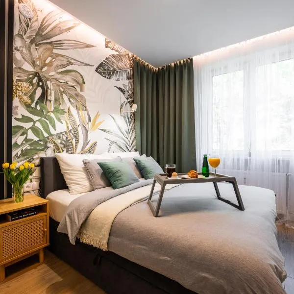 Good Things near City Center Ceglana Street & parking - blisko szpitali Okulistyka Euromedic MSWiA, hotel Katowicében