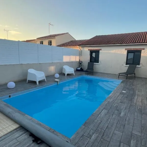 Villa avec piscine, hotel v destinaci Saint-Jean-de-Monts