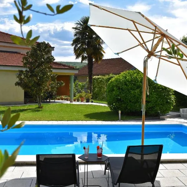 Villa Luka, hotel en Buna