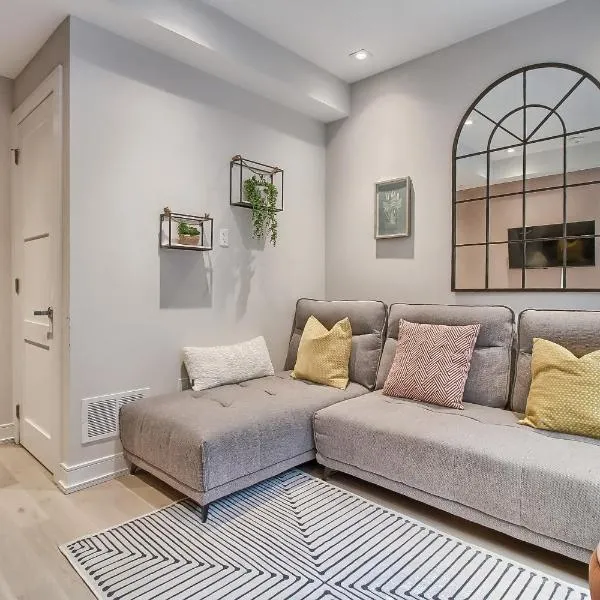 Luxury Townhouse in Downtown Toronto - TH4, hotel in Toronto