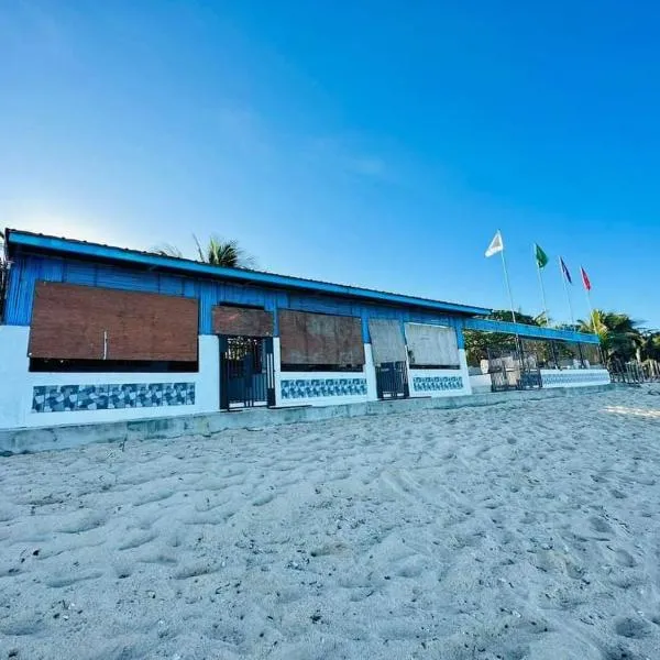 Tiny Cabins and Couple rooms Beachcamp for Budget Travellers in PATAR- BEACHFRONT, hotel v destinaci Bolinao