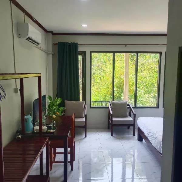 Dokchampa Hotel, hotel a Vang Vieng