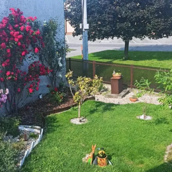 Utulny privat, hotel in Veľký Meder
