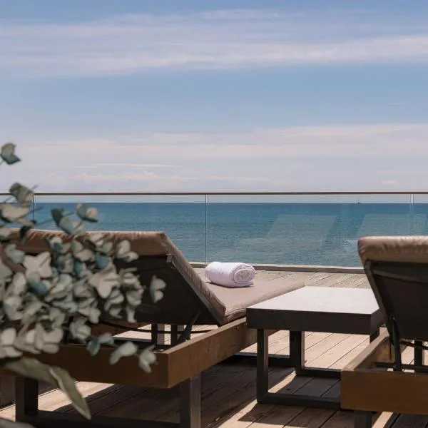 CP Seafront Suites, hotel v destinaci Laganas