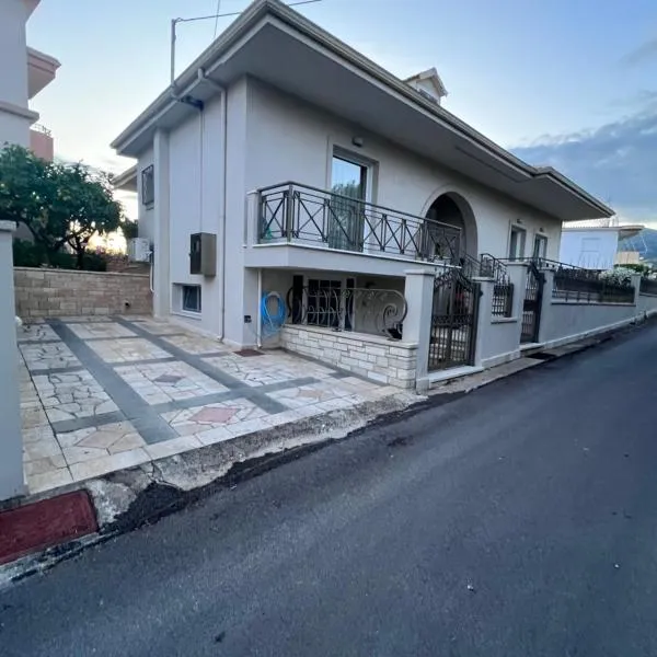 Home Chris, hotel v destinaci Filiátai