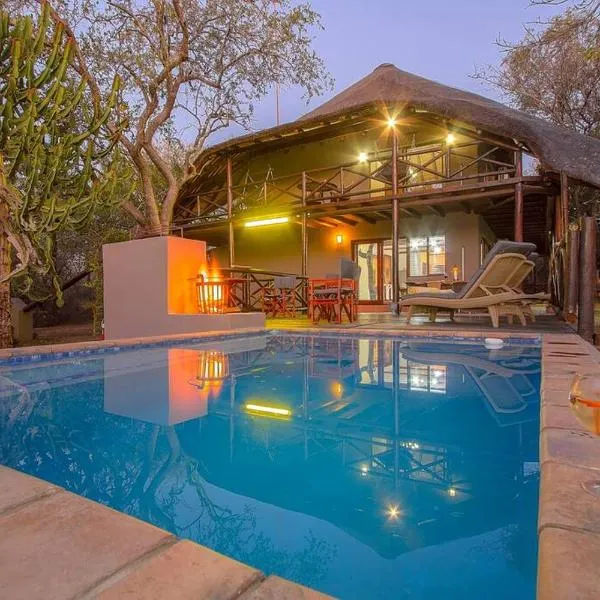 Luxury GuesthouseCo HoneymoonHouse, hotel in Marloth Park