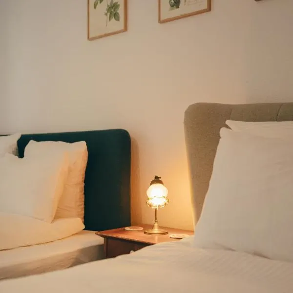 Cozy Garden Rooms, hotel en Chevilly-Larue