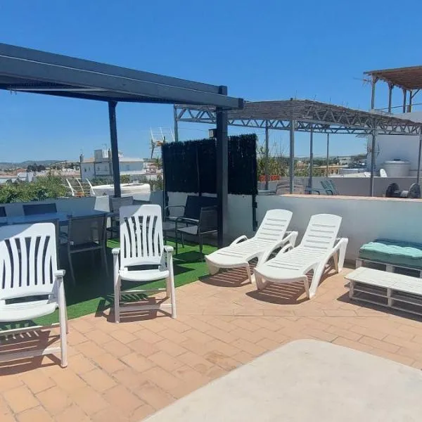 Casa totalmente nueva a 50 metros de la playa, hotel en El Palmar