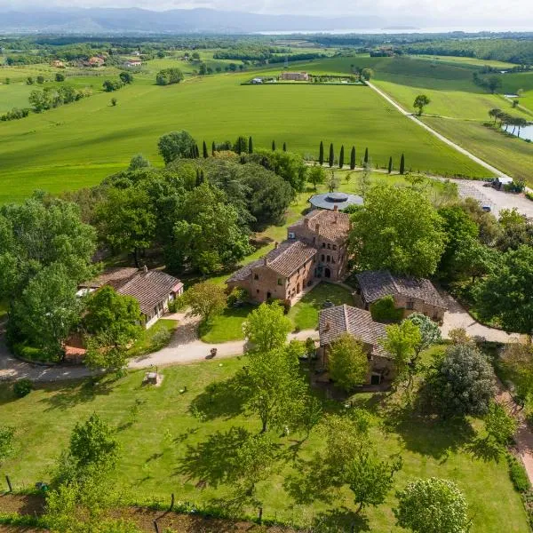 Equo Suites – hotel w mieście Petrignano sul Lago