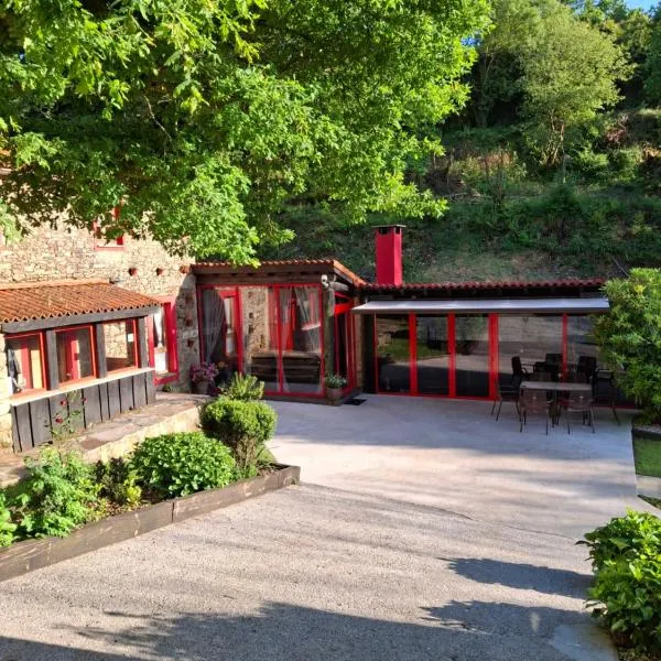 Mezonzo에 위치한 호텔 A Pontiga I Casa Rural