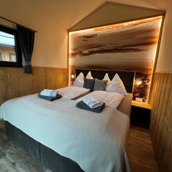 Meine kleine Auszeit - Die Schlafhütten, hotel in Sankt Georgen am Reith