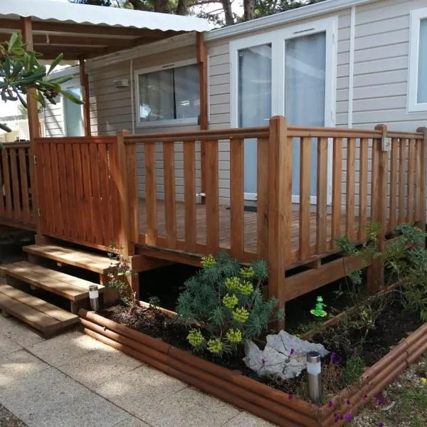 Charmant mobil-home cosy 149, hotel in Narbonne