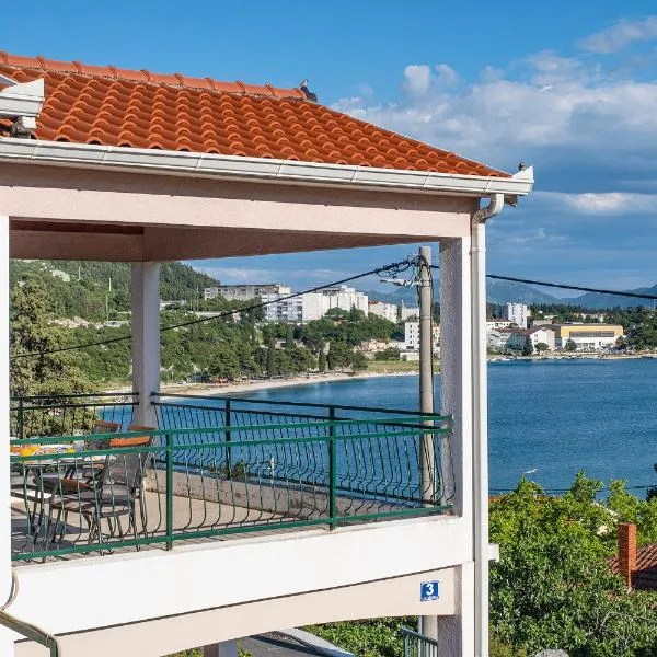 Apartment Sea View 2, hotel in Baćina