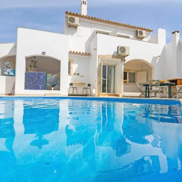 Villa Del Sol by Algarve Vacation、クアルテイラのホテル