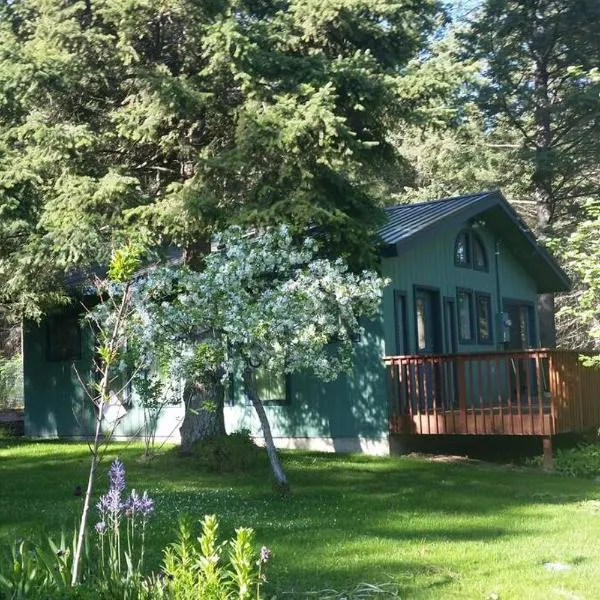 Cottage at Foys Lake Montana, hotell i Kalispell
