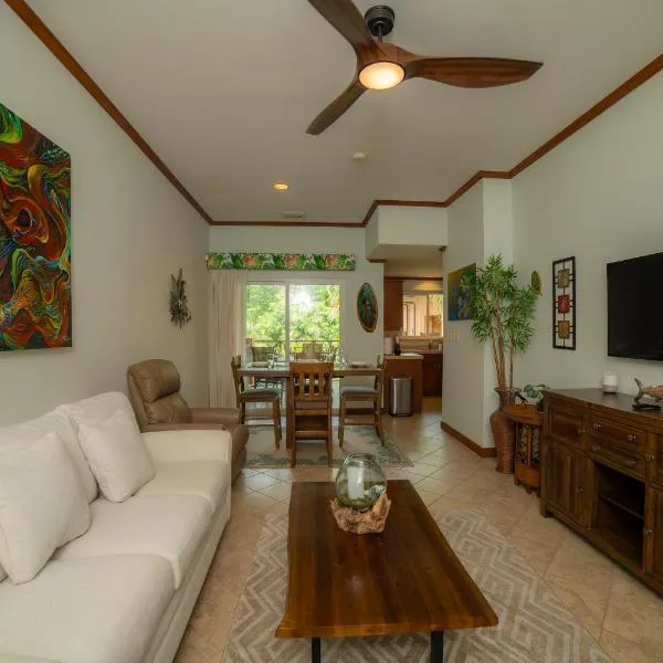 Veranda 3B 2 bedrs second floor by Stay in CR, hotel in Herradura
