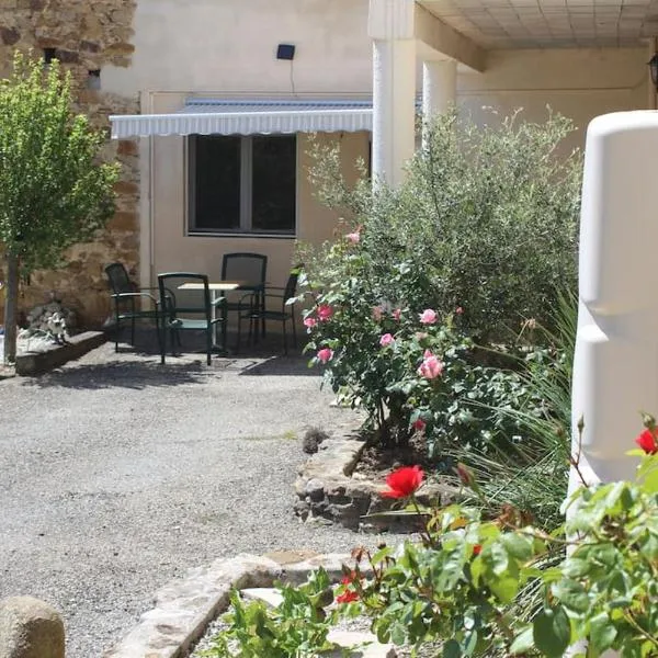 Les Merens, hotel v destinaci Baulou