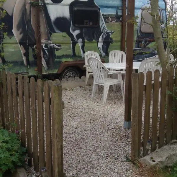 ferme pedagogique des pennetieres, hotel in Triguères