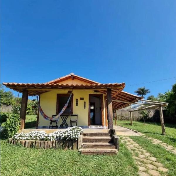 Chalés Vila Carrancas - Ao lado do centro com piscina, cozinha completa e muita tranquilidade - Foto 3