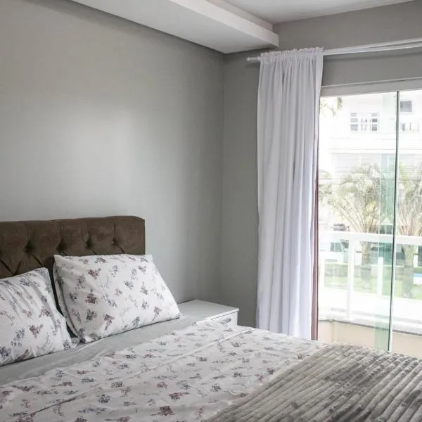 Loft com Wi-Fi e otima localizao em Biguacu SC, hotel v destinaci Biguaçu