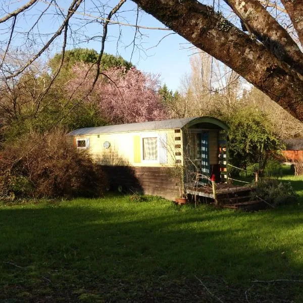 Graines de nature - Ecolodges Insolites, hotel em Saint-Eutrope-de-Born