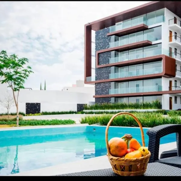 MS Excelente Suite Alberca Milenio C32, hotelli kohteessa Querétaro