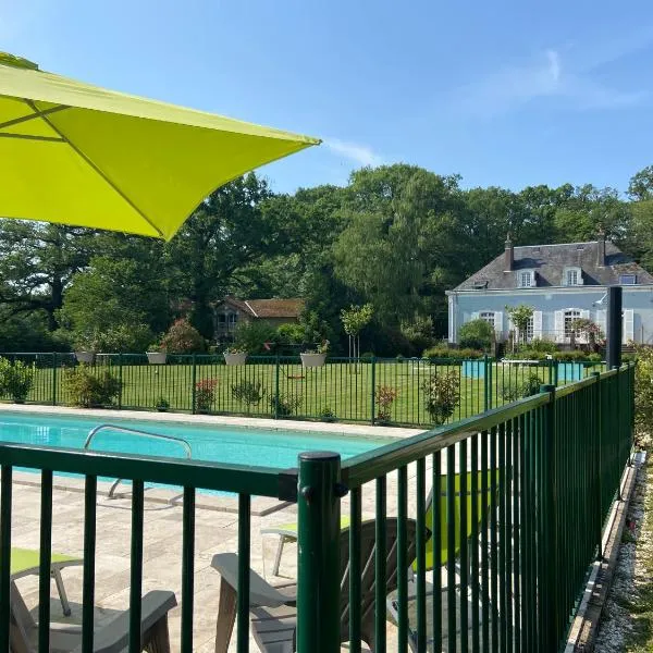 Hôtel les Grands Chênes, hotel in Treigny