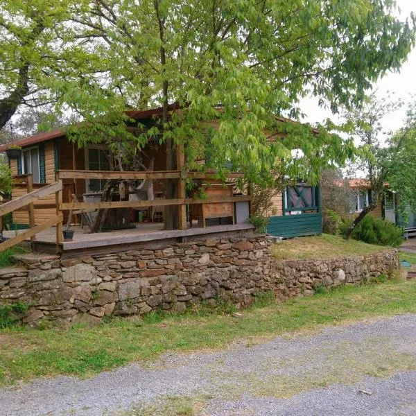 Chalet10Ardèche, hotel u gradu Les Vans