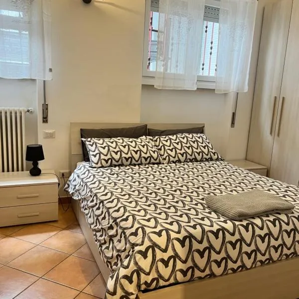 85 mjka house free parking COMO, hotel v destinaci Albese Con Cassano