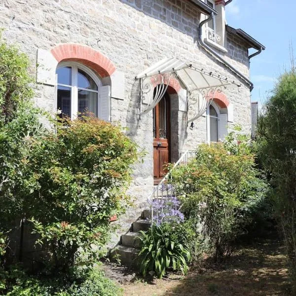 Maison Dinannaise -Les Roses-, hotel in Dinan