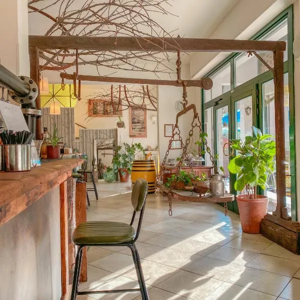 Ennesima Osteria con Alloggio - Bike Hotel, hotel v destinácii Toscolano Maderno