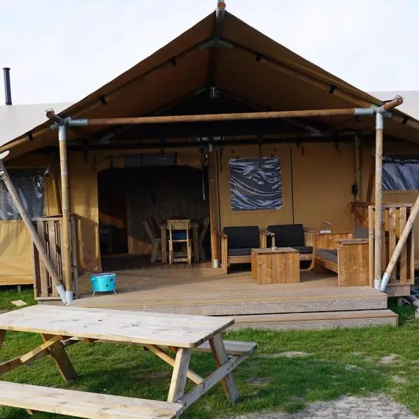 Glamperen met eigen badkamer in De Peel voor 6 Pers Happy, hotel v destinaci Behelp