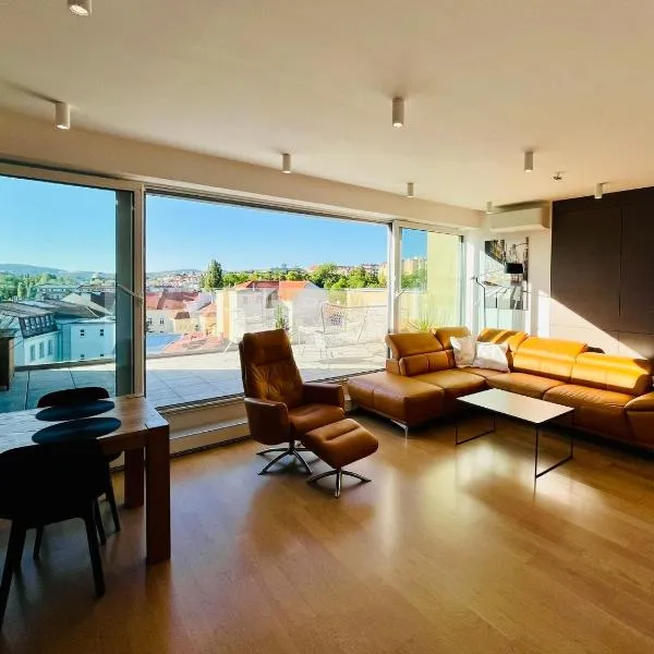 Brno City Center Apartment with parking and a big terrace, hotel in Brno