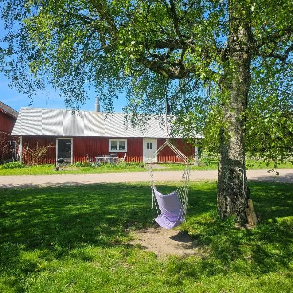 Bo på lantgård, hotel v destinaci Motala