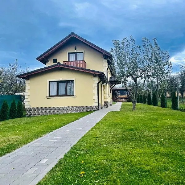 Casa de vacanță, ξενοδοχείο σε Orlat
