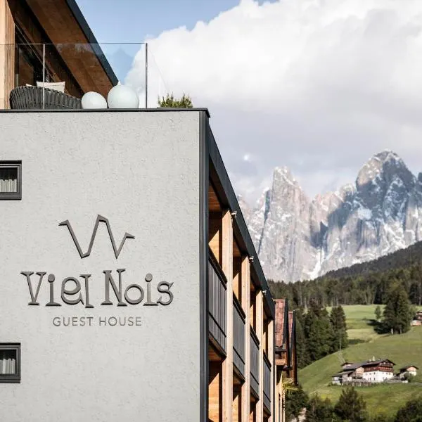 Viel Nois Guest House、フーネスのホテル