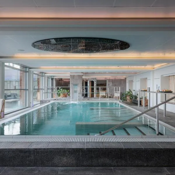 Griffen Spa Hotel, hotel v destinaci Ronne