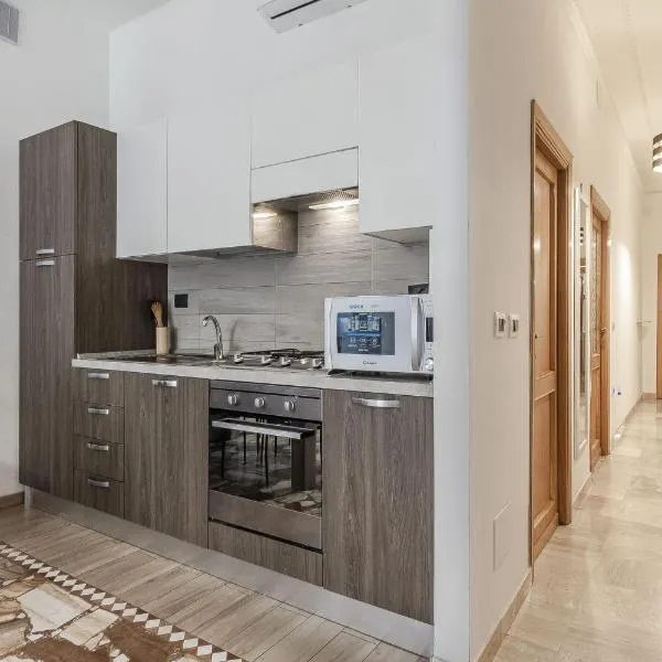 Lovely Piazza Santa Maria Apartment, hotel v destinácii Sassari