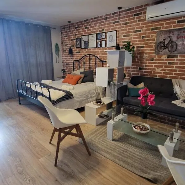 Luceros best studio, hotell i Alicante