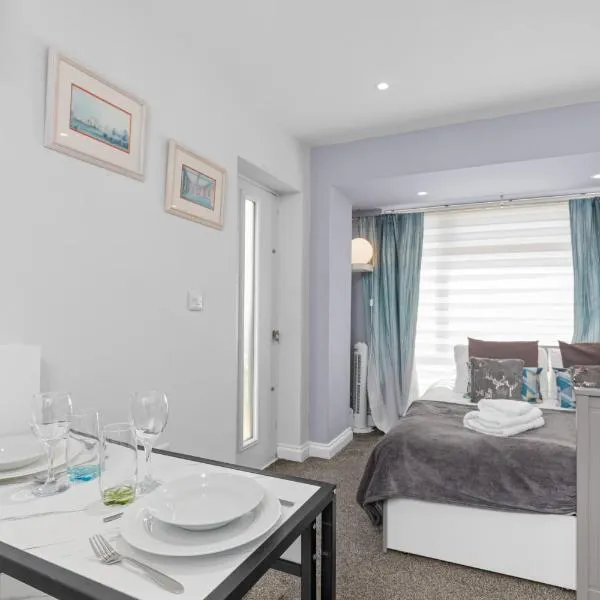 Rottingdean Boutique Studio Apartment By The Sea, hotel in Rottingdean