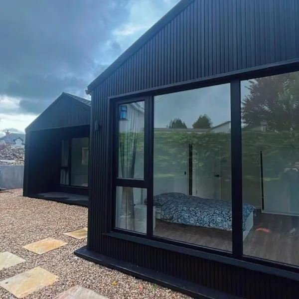 Deerpark semi sleeps 8 with sofa bed, hotel v destinaci Cashel
