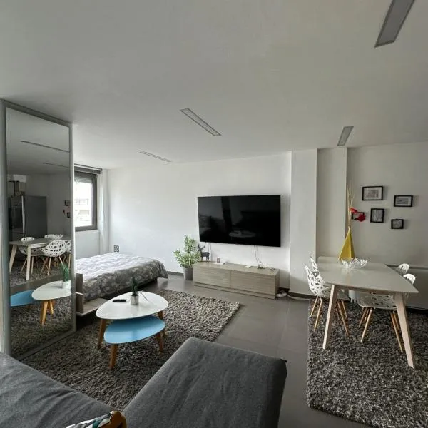 Hitech Appartment, hotel in Amaliás