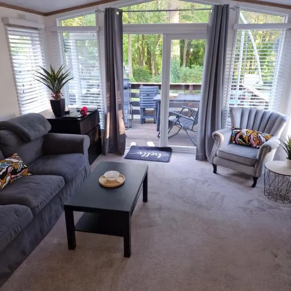 The Forest Cabin Holiday Home 15, hotel v destinaci Ballantrae