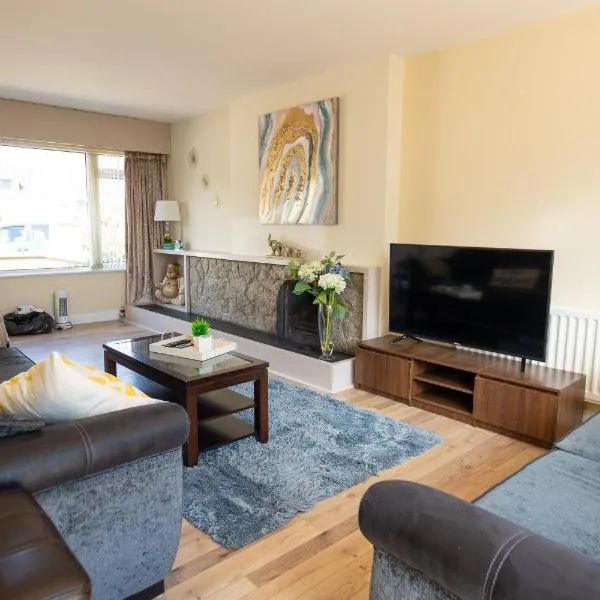 Golf Links Cottage - Views of Royal County Down、ニューカッスルのホテル